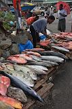 SEYCHELLES - 557 - Mercato del pesce lungo la strada